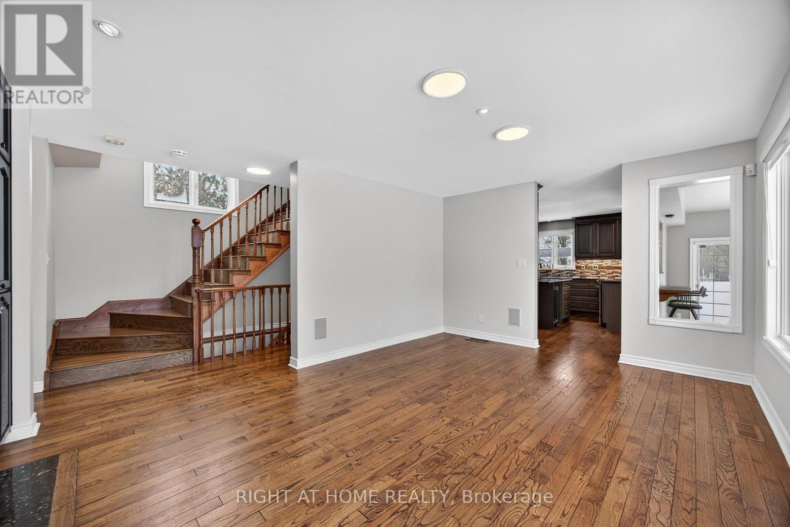 54 Highland Drive, Oro-Medonte, Ontario  L0L 2L0 - Photo 10 - S12774372