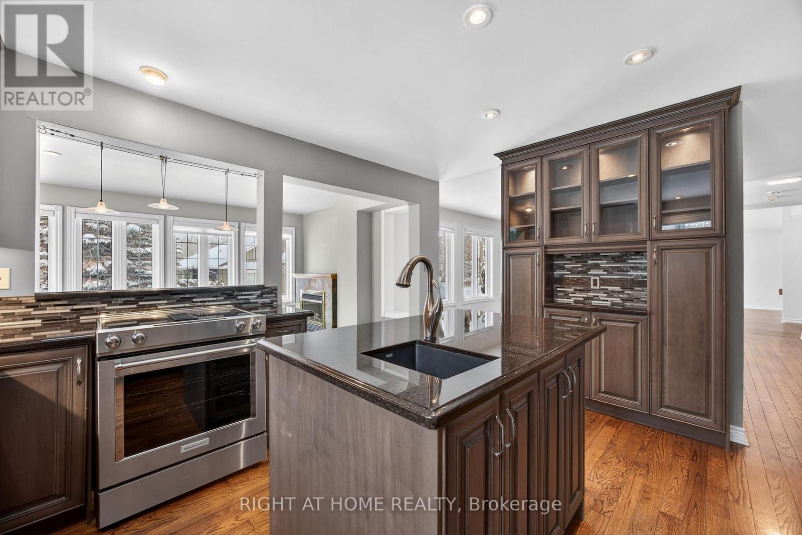 54 Highland Drive, Oro-Medonte, Ontario  L0L 2L0 - Photo 14 - S12774372