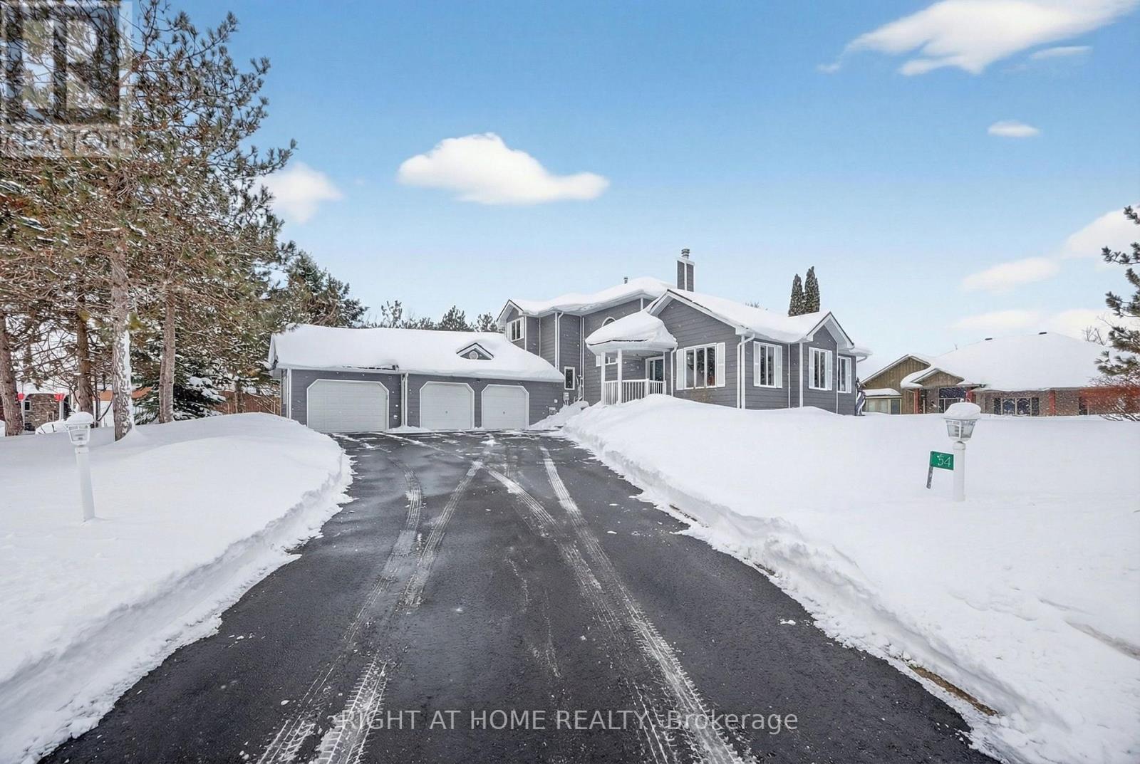 54 Highland Drive, Oro-Medonte, Ontario  L0L 2L0 - Photo 2 - S12774372