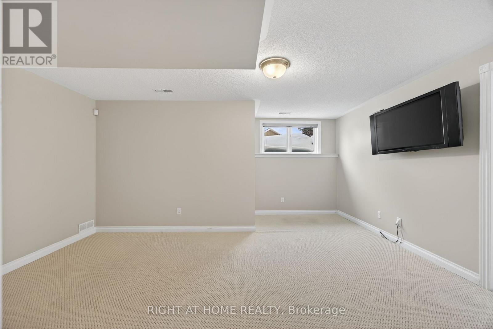 54 Highland Drive, Oro-Medonte, Ontario  L0L 2L0 - Photo 36 - S12774372