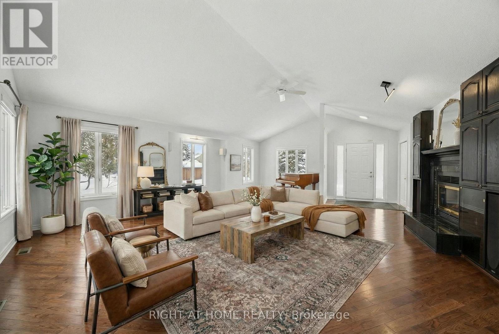 54 Highland Drive, Oro-Medonte, Ontario  L0L 2L0 - Photo 7 - S12774372