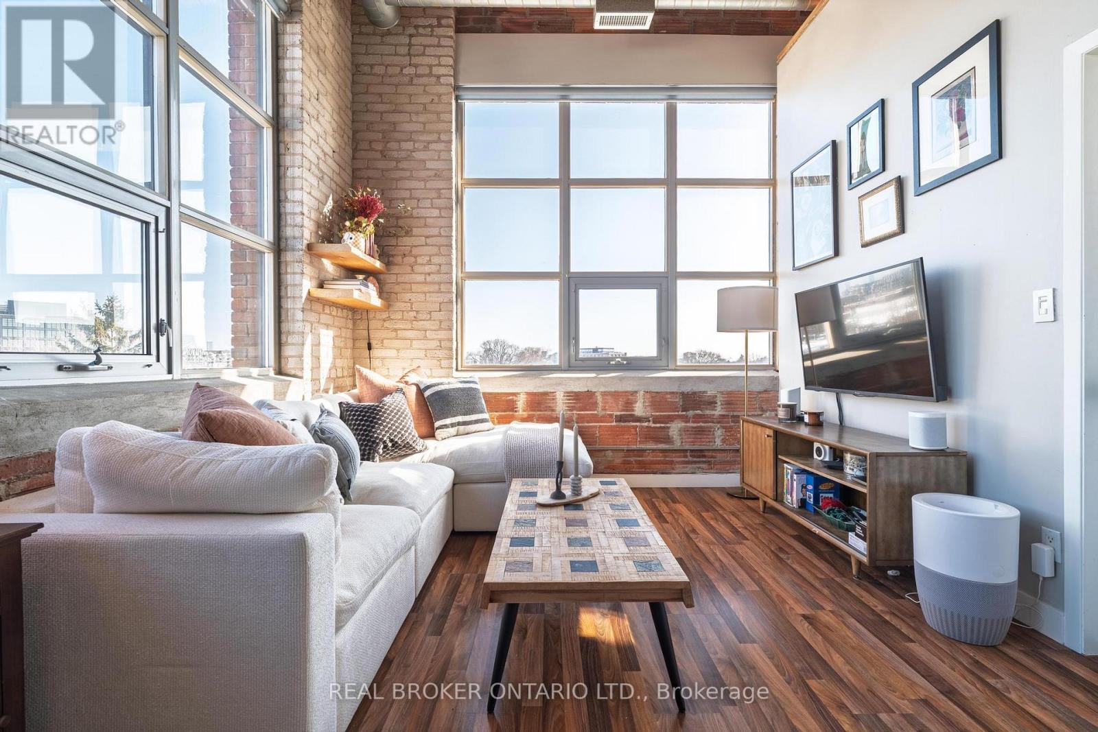 Ph3 - 2154 Dundas Street W, Toronto, Ontario  M6R 1X3 - Photo 3 - W12774010