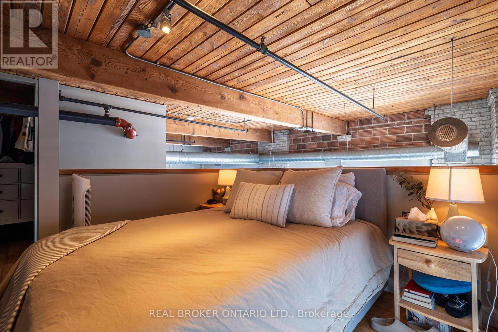 Ph3 - 2154 Dundas Street W, Toronto, Ontario  M6R 1X3 - Photo 19 - W12774010