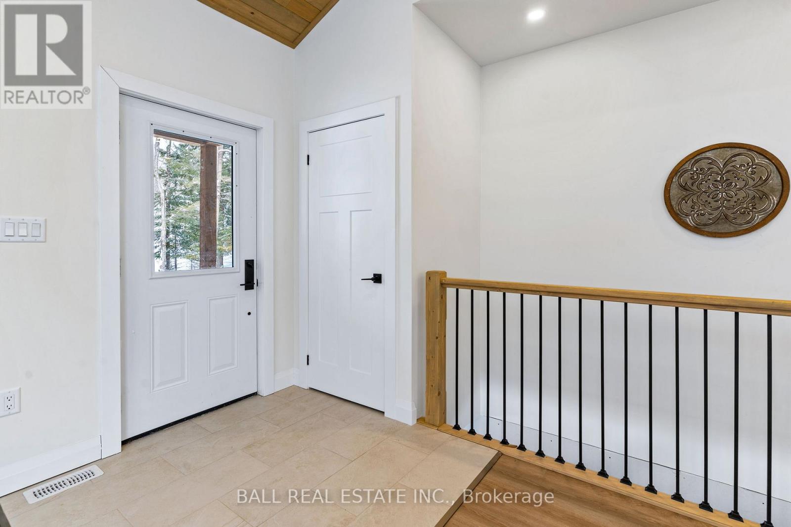 180 Lakeview Street, Dysart Et Al, Ontario  K0M 1S0 - Photo 6 - X12763098