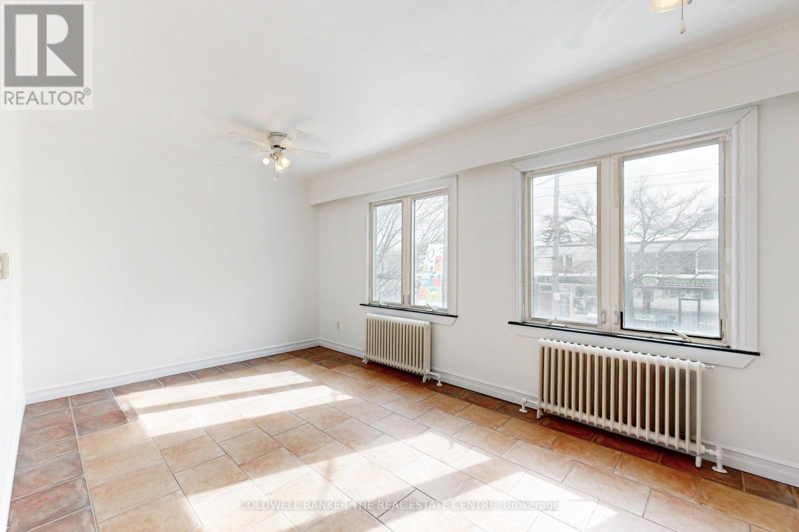 686a The Queensway, Toronto, Ontario  M8Y 1K9 - Photo 10 - W12774368