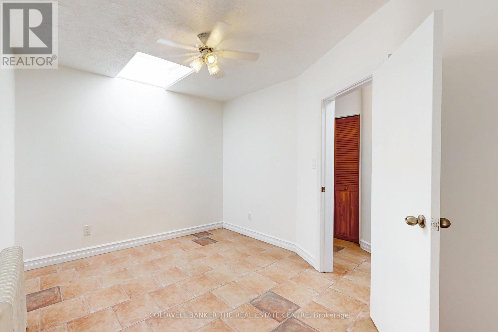 686a The Queensway, Toronto, Ontario  M8Y 1K9 - Photo 15 - W12774368