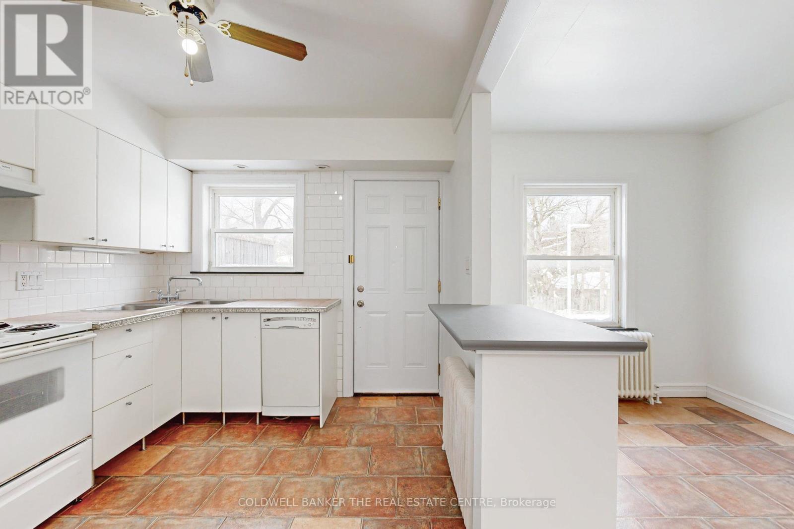 686a The Queensway, Toronto, Ontario  M8Y 1K9 - Photo 20 - W12774368