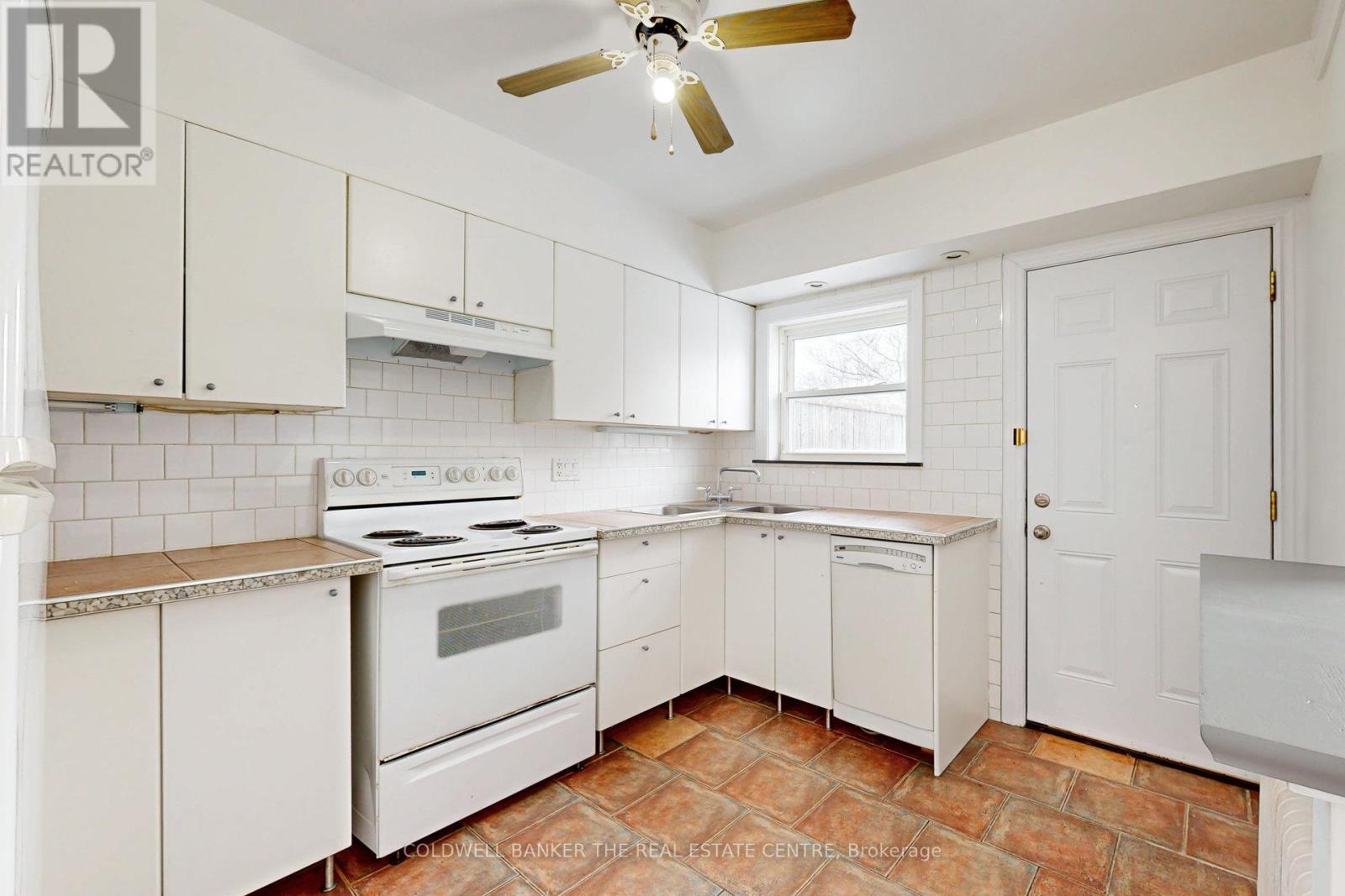 686a The Queensway, Toronto, Ontario  M8Y 1K9 - Photo 33 - W12774368