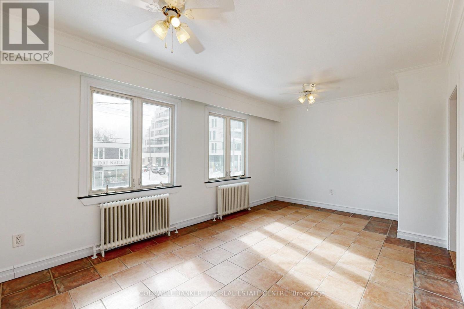 686a The Queensway, Toronto, Ontario  M8Y 1K9 - Photo 7 - W12774368