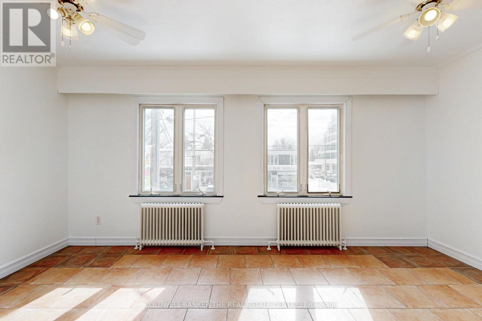 686a The Queensway, Toronto, Ontario  M8Y 1K9 - Photo 9 - W12774368