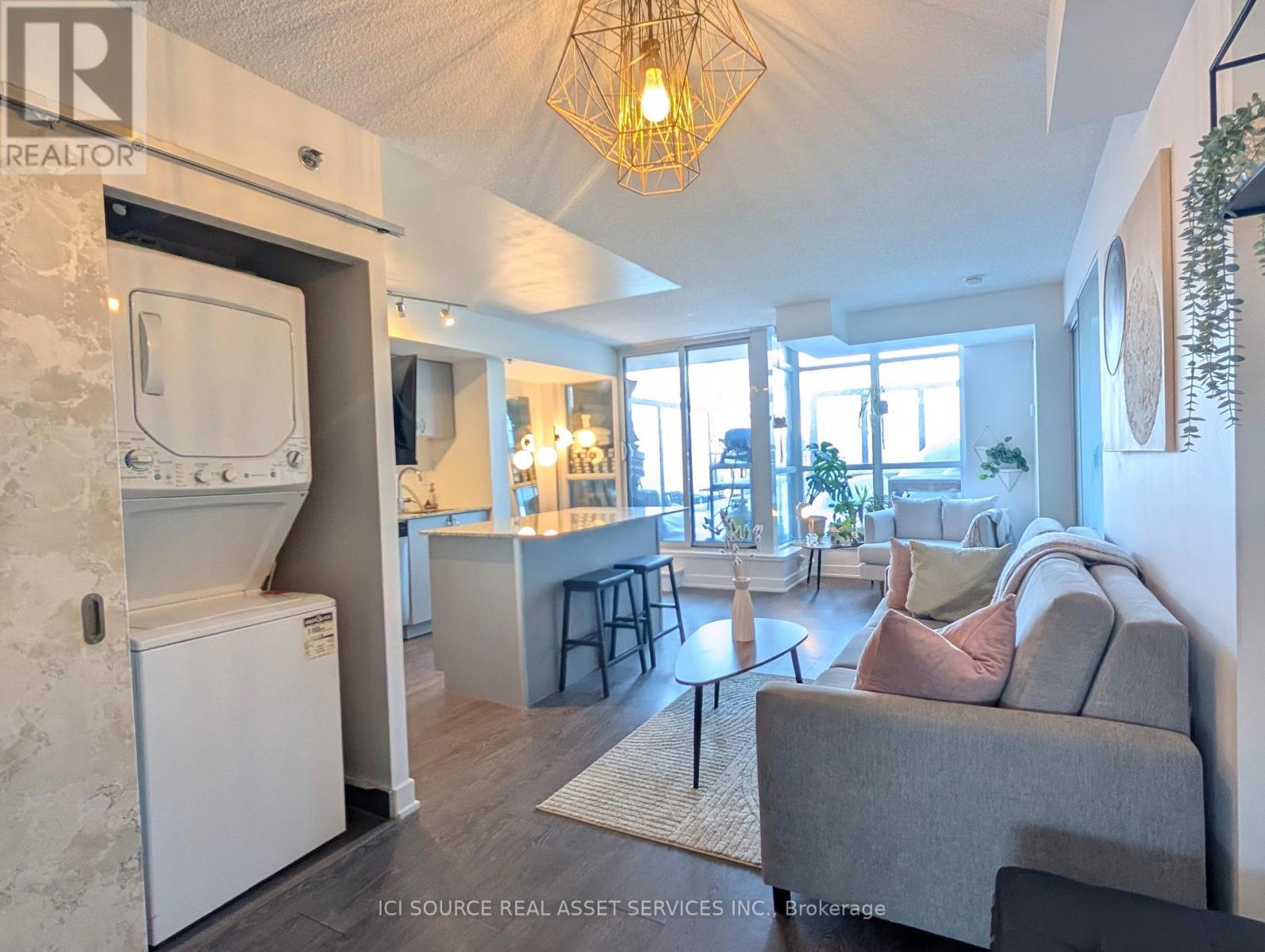 217 - 11 Superior Avenue, Toronto, Ontario  M8V 0A7 - Photo 3 - W12774376