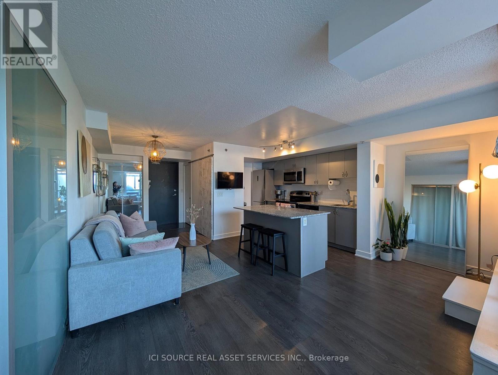 217 - 11 Superior Avenue, Toronto, Ontario  M8V 0A7 - Photo 5 - W12774376