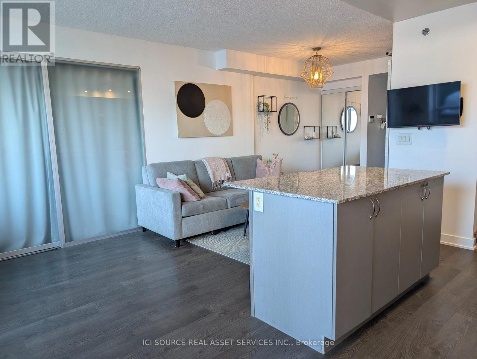 217 - 11 Superior Avenue, Toronto, Ontario  M8V 0A7 - Photo 7 - W12774376