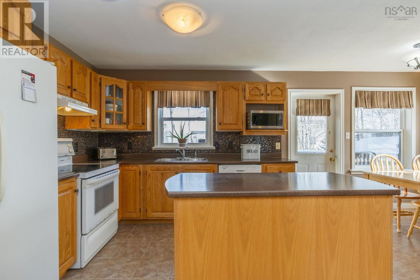 10 Kaytyon Court, Bedford, Nova Scotia  B4A 4H4 - Photo 9 - 202602408