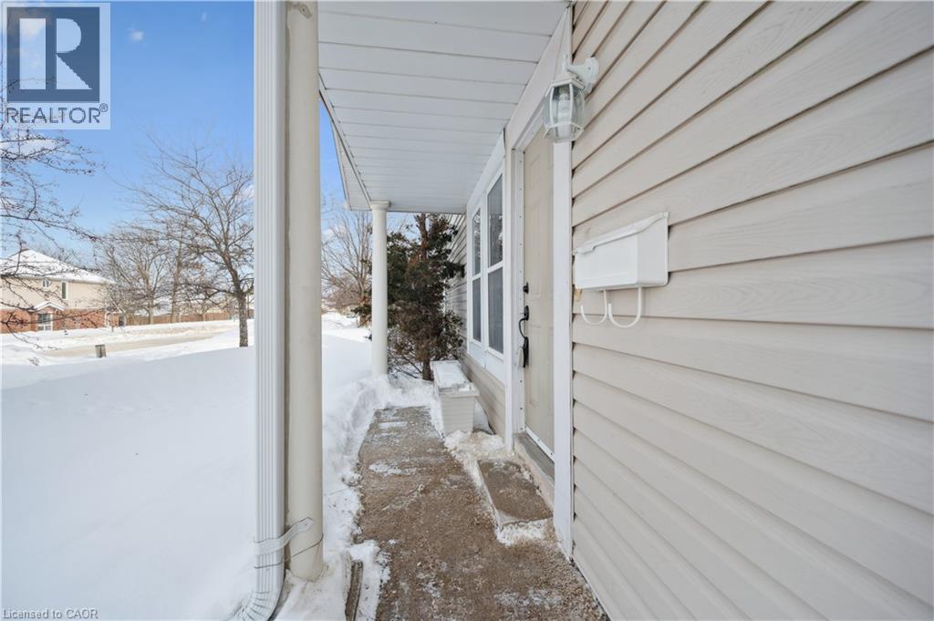 205 Highland Crescent Unit# 35, Kitchener, Ontario  N2M 5L7 - Photo 2 - 40804126