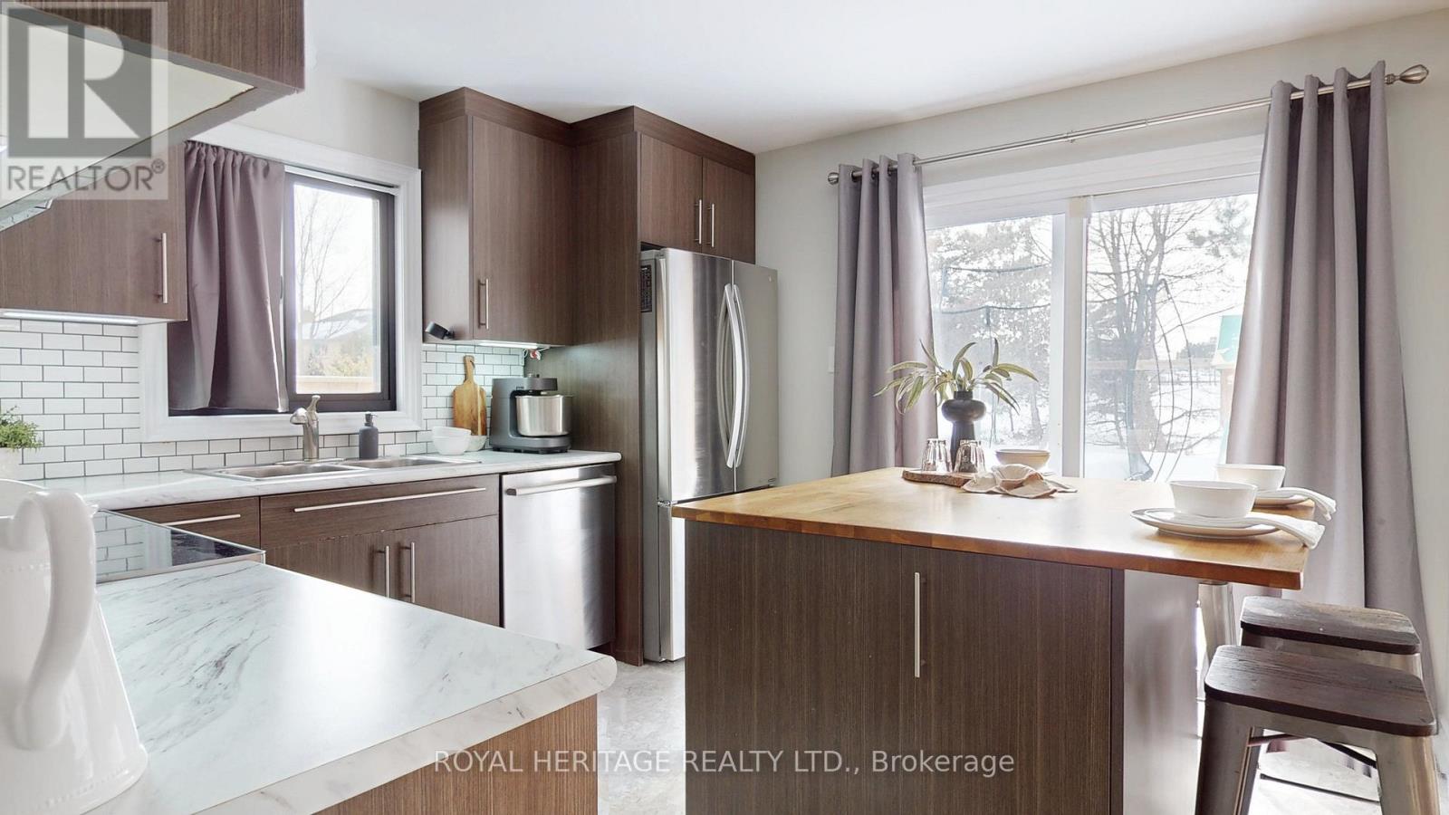 636 Beckworth Square, Pickering, Ontario  L1V 3X4 - Photo 11 - E12774380