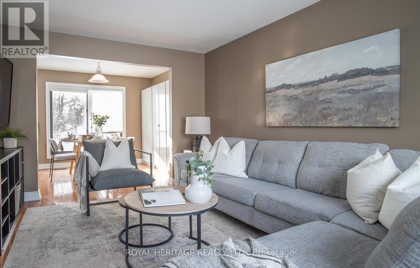 636 Beckworth Square, Pickering, Ontario  L1V 3X4 - Photo 3 - E12774380