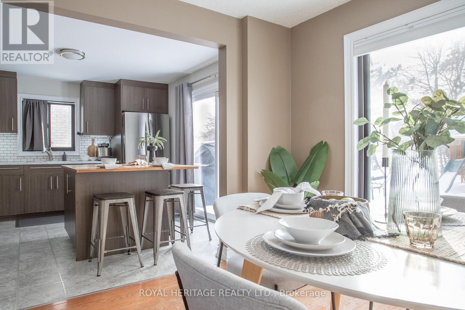 636 Beckworth Square, Pickering, Ontario  L1V 3X4 - Photo 9 - E12774380