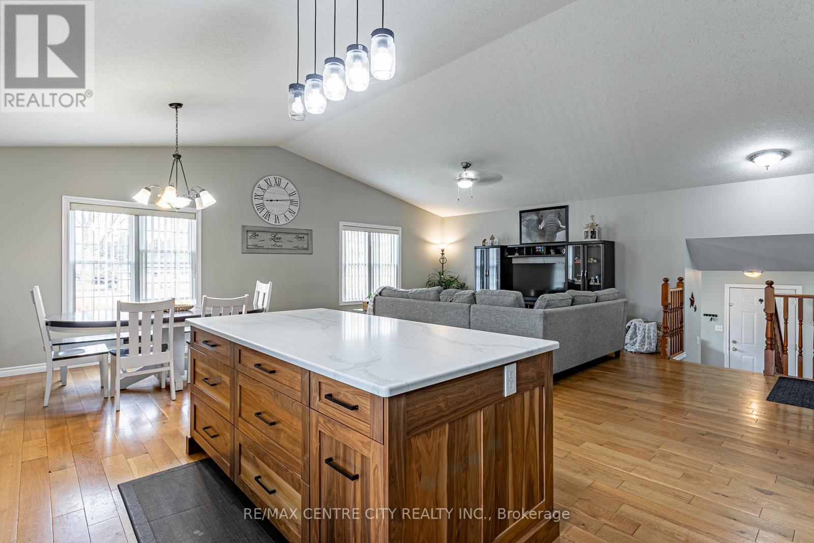 6851 Springfield Road S, Malahide, Ontario  N5H 2R5 - Photo 19 - X12774388