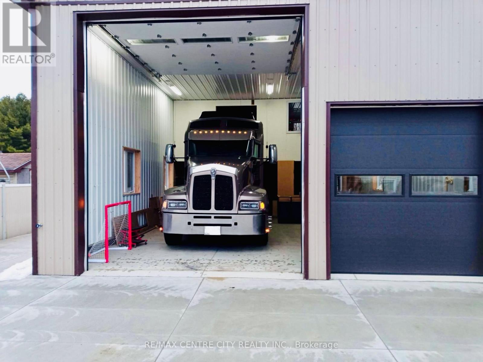 6851 Springfield Road S, Malahide, Ontario  N5H 2R5 - Photo 4 - X12774388