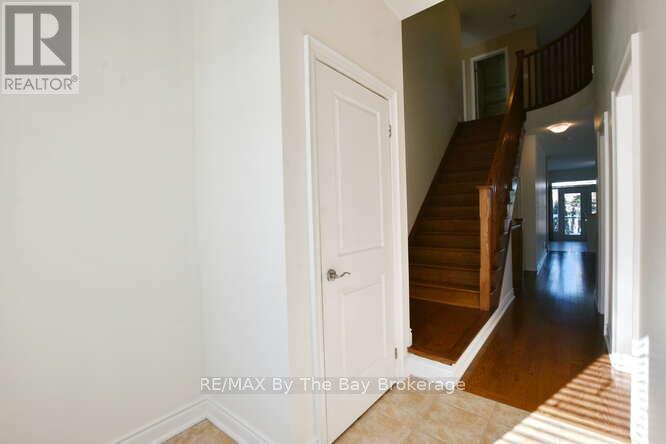 11 Savannah Crescent, Wasaga Beach, Ontario  L9Z 0E7 - Photo 11 - S12756656