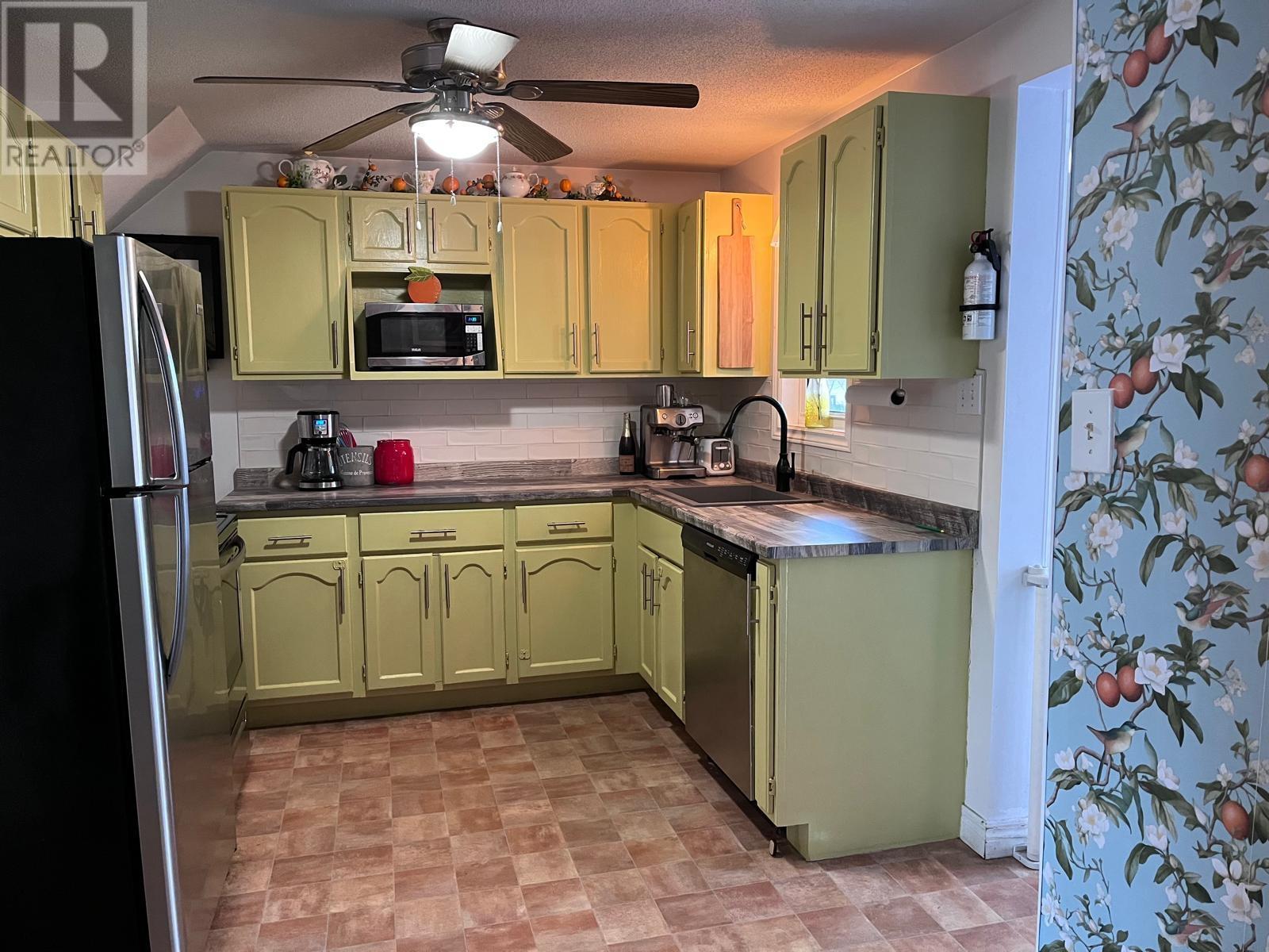 77 Russell Street, Summerside, Prince Edward Island  C1N 5H7 - Photo 5 - 202528732