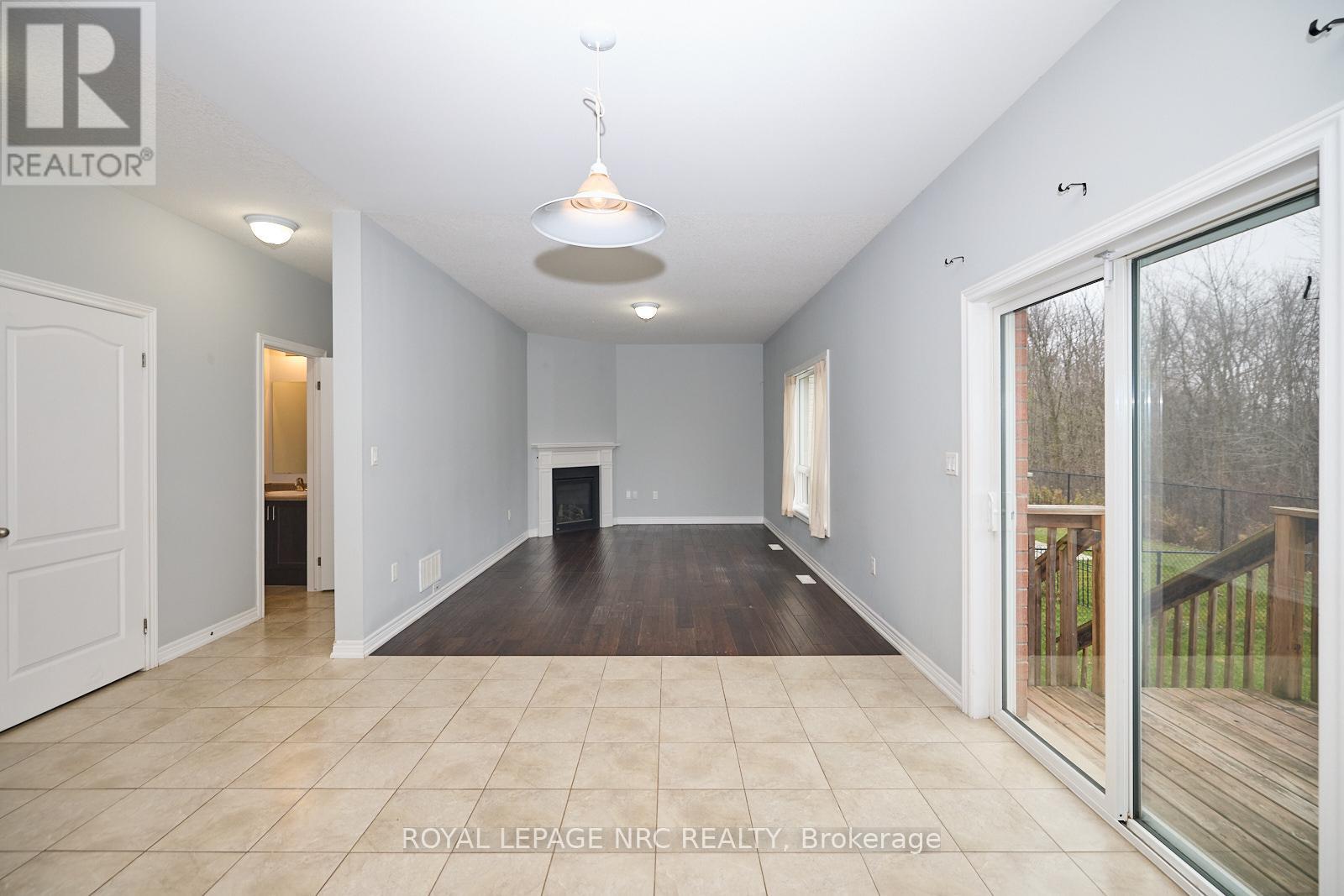 9204 White Oak Avenue, Niagara Falls, Ontario  L2G 0G7 - Photo 12 - X12774396