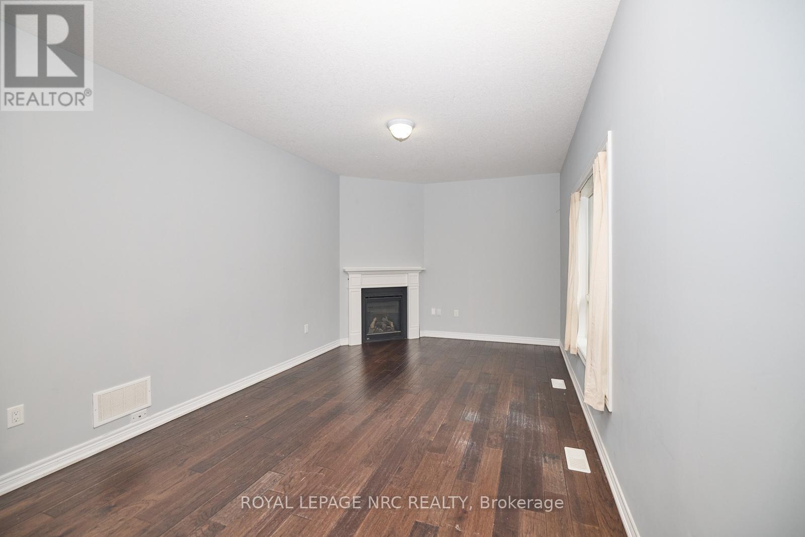 9204 White Oak Avenue, Niagara Falls, Ontario  L2G 0G7 - Photo 13 - X12774396