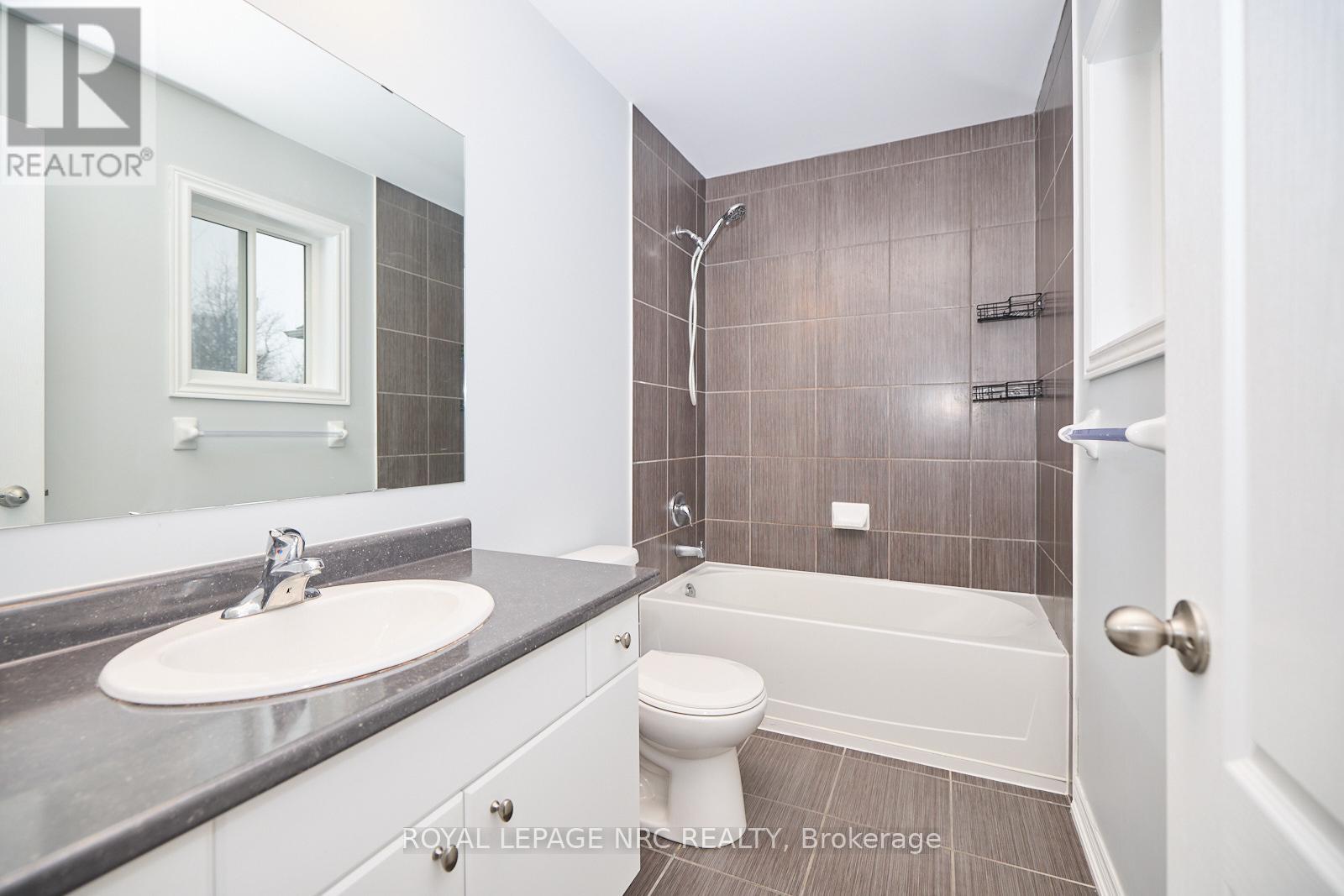 9204 White Oak Avenue, Niagara Falls, Ontario  L2G 0G7 - Photo 17 - X12774396