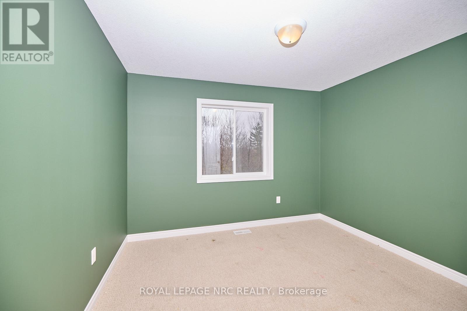 9204 White Oak Avenue, Niagara Falls, Ontario  L2G 0G7 - Photo 19 - X12774396