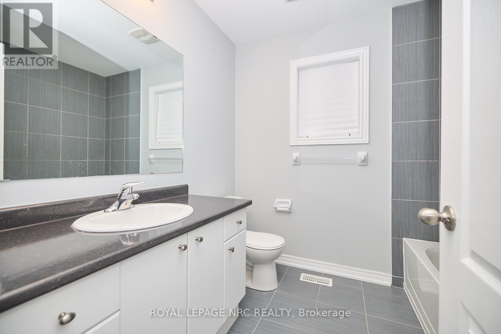 9204 White Oak Avenue, Niagara Falls, Ontario  L2G 0G7 - Photo 21 - X12774396