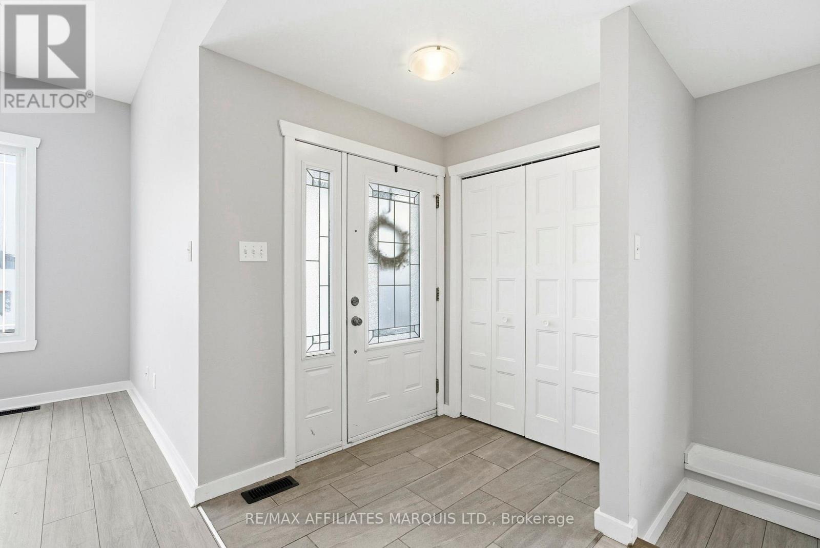 92 Butternut Drive, Cornwall, Ontario  K8H 0G9 - Photo 3 - X12769168