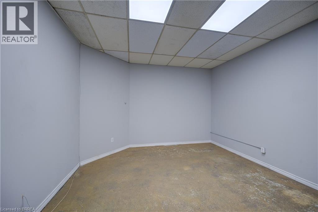 84 Copernicus Boulevard Unit# 2, Brantford, Ontario  N3P 1K5 - Photo 11 - 40784892