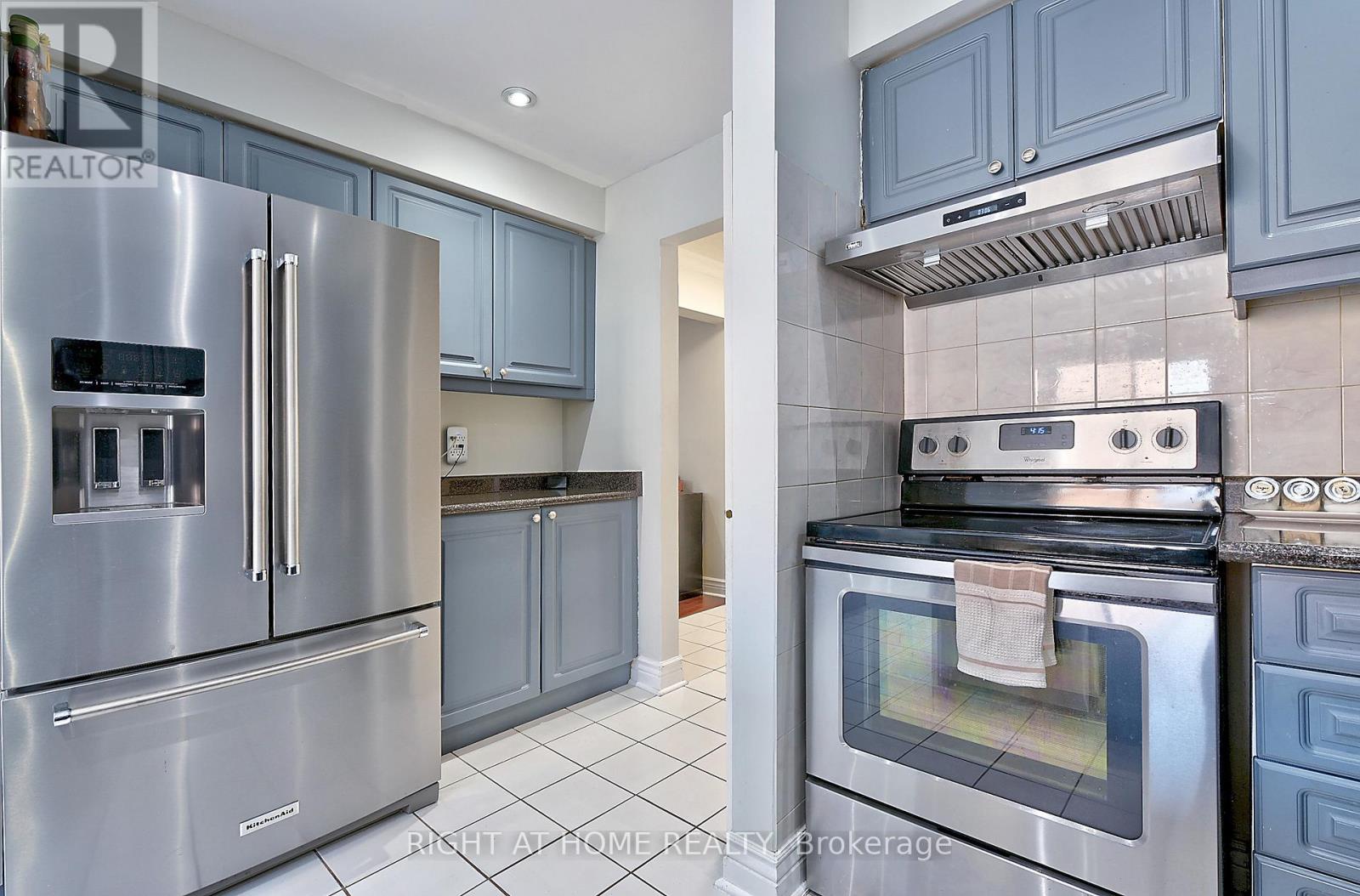 224 Ridgefield Crescent, Vaughan, Ontario  L6A 1J6 - Photo 11 - N12774414