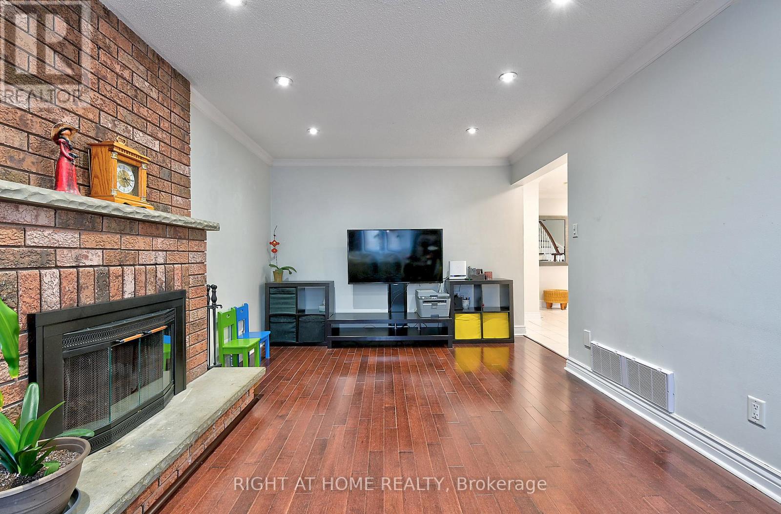 224 Ridgefield Crescent, Vaughan, Ontario  L6A 1J6 - Photo 13 - N12774414