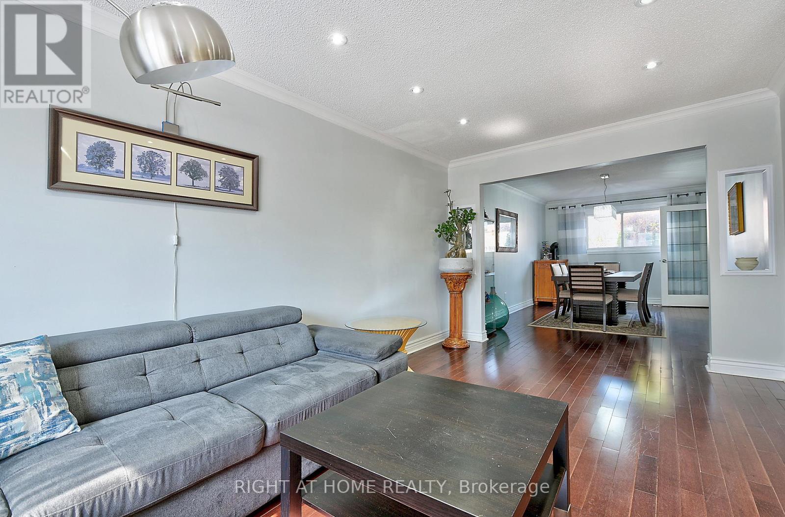 224 Ridgefield Crescent, Vaughan, Ontario  L6A 1J6 - Photo 5 - N12774414