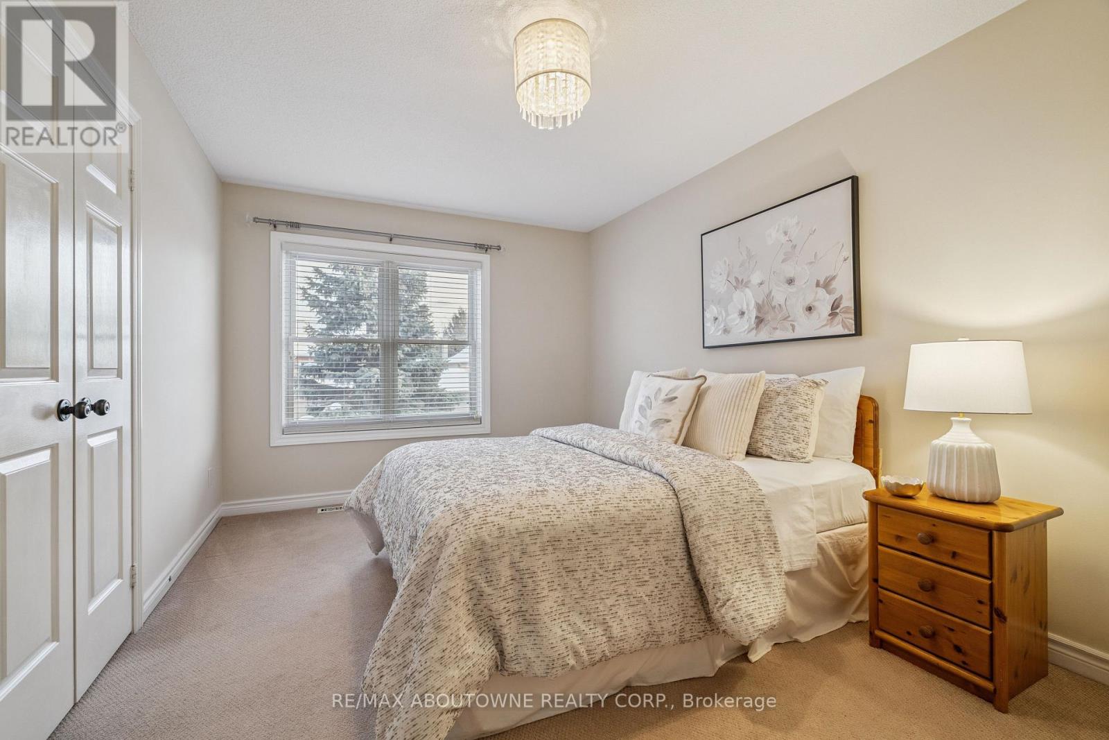 1424 The Links Drive, Oakville (Ga Glen Abbey), Ontario  L6M 2N9 - Photo 22 - W12774400