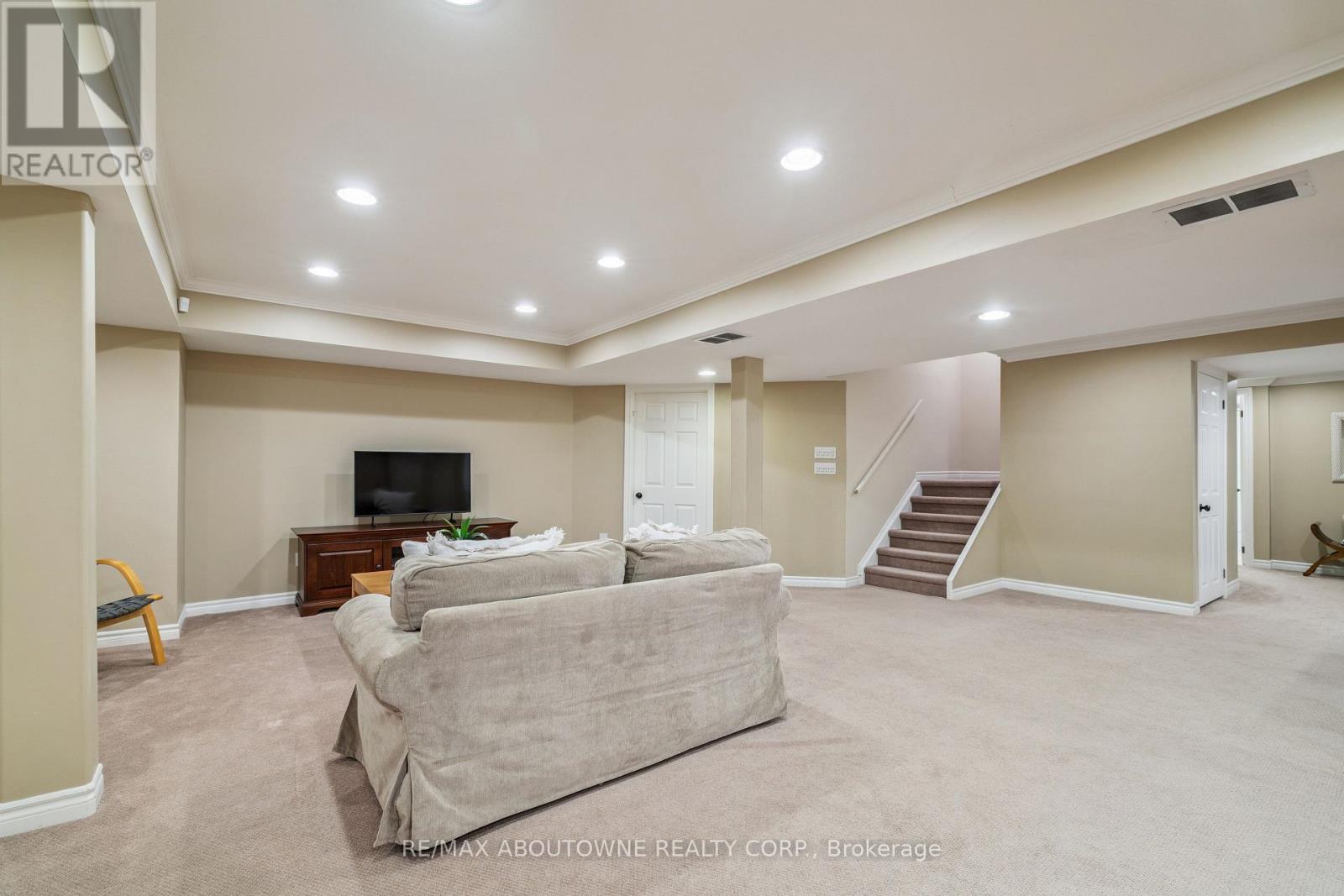 1424 The Links Drive, Oakville (Ga Glen Abbey), Ontario  L6M 2N9 - Photo 26 - W12774400