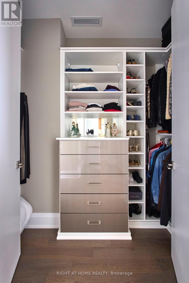 2003 - 20 Brin Drive, Toronto, Ontario  M8X 0B2 - Photo 11 - W12774418