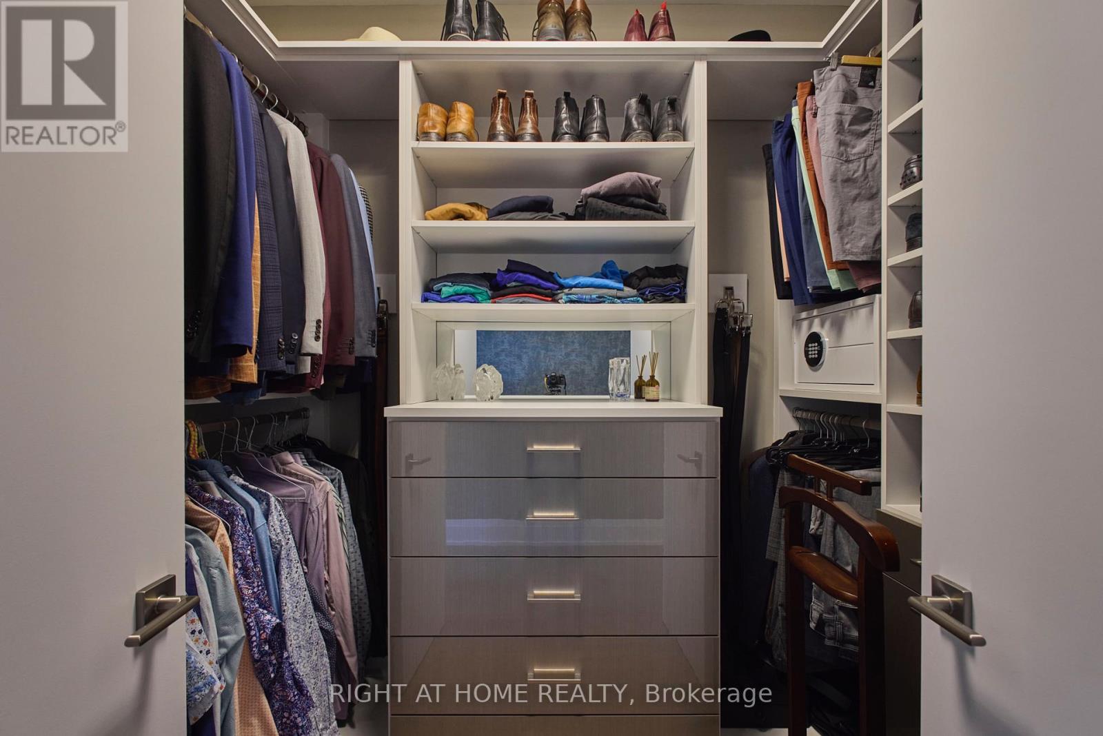 2003 - 20 Brin Drive, Toronto, Ontario  M8X 0B2 - Photo 14 - W12774418