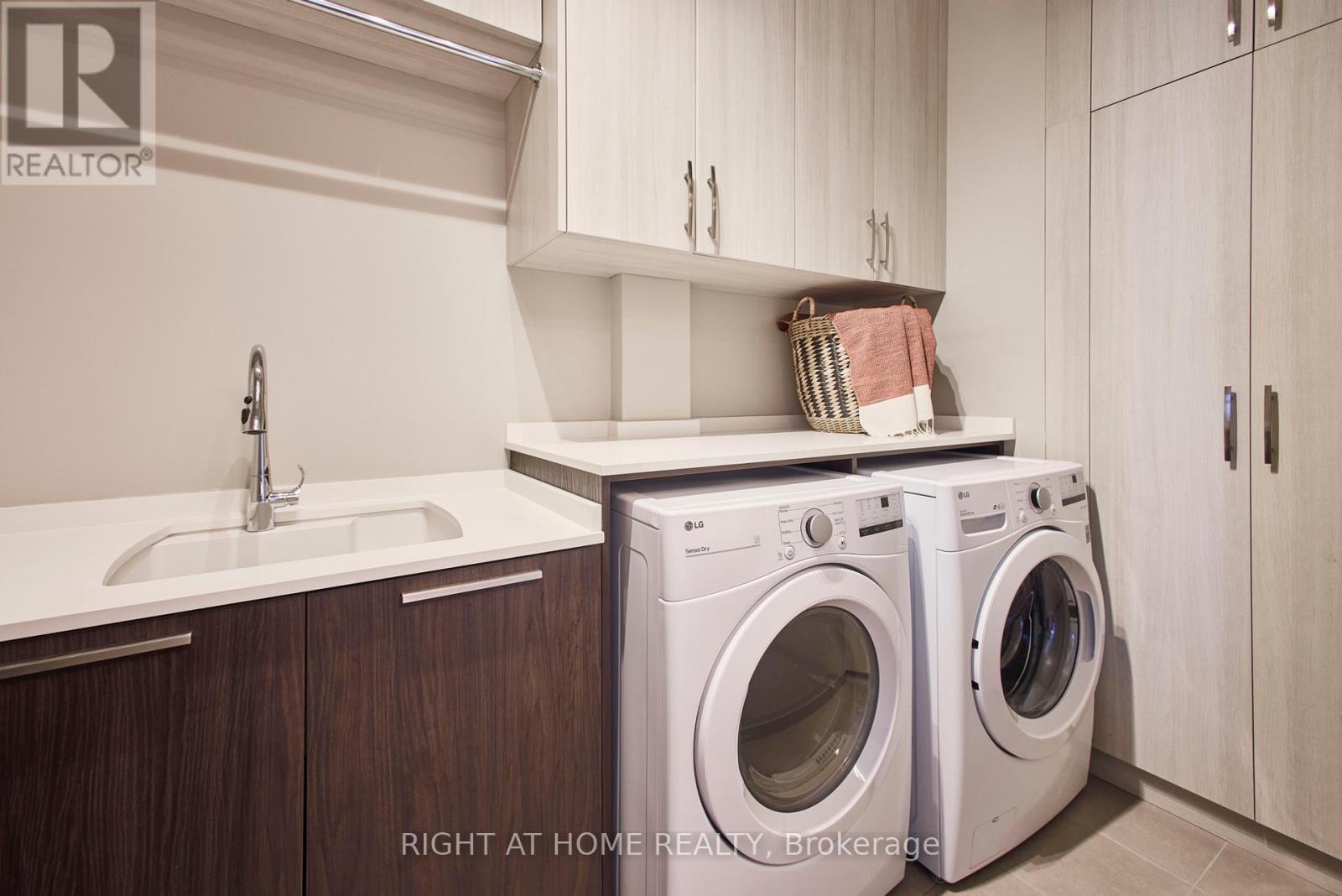 2003 - 20 Brin Drive, Toronto, Ontario  M8X 0B2 - Photo 15 - W12774418