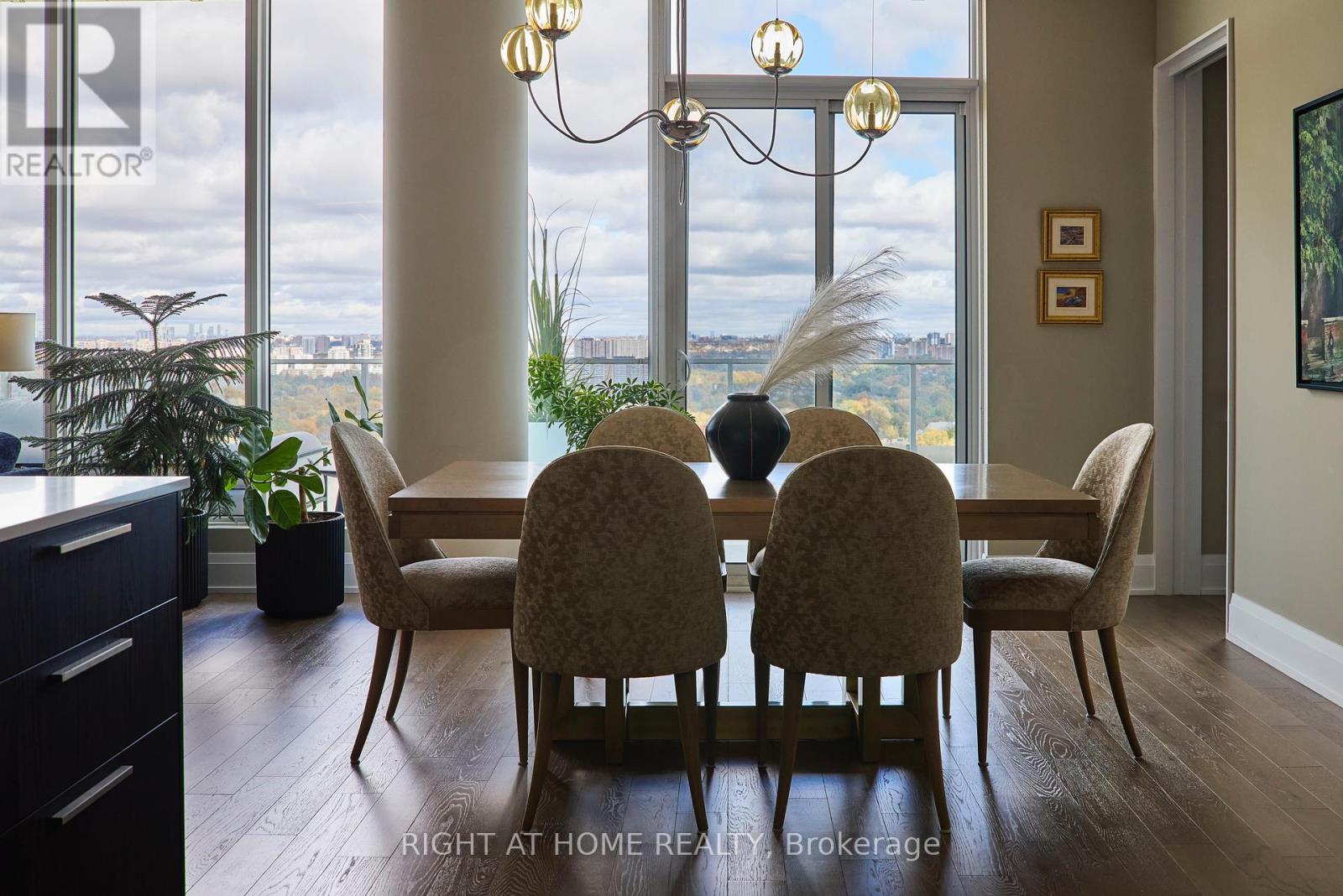 2003 - 20 Brin Drive, Toronto, Ontario  M8X 0B2 - Photo 4 - W12774418