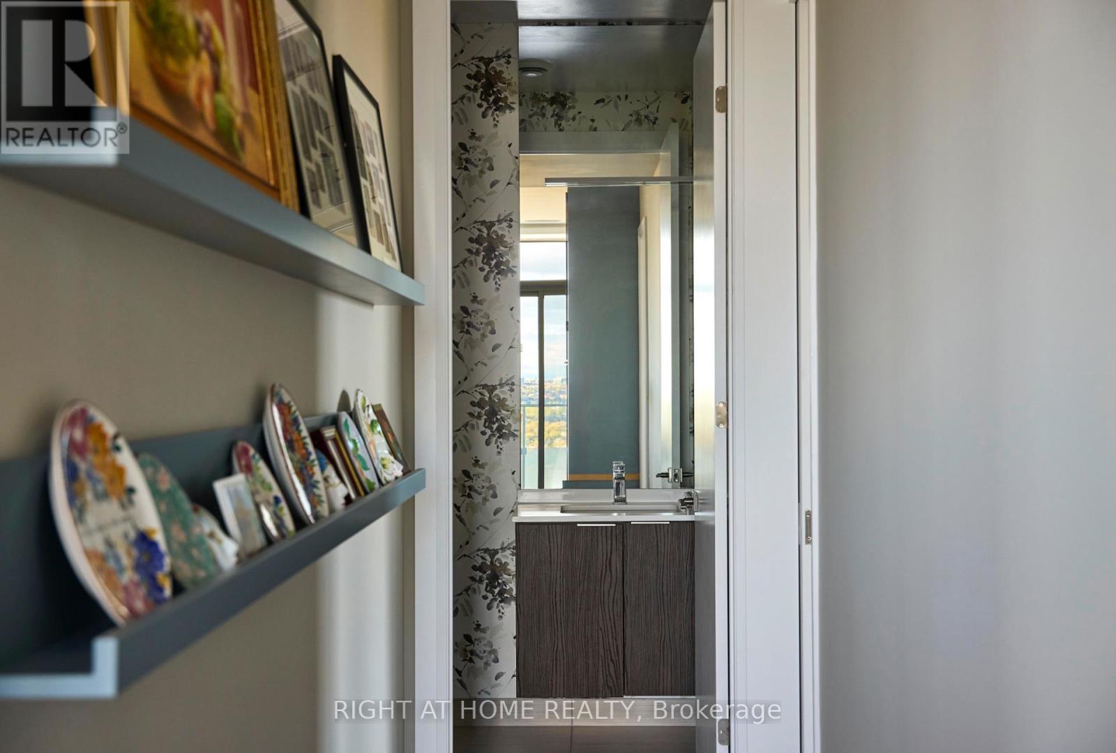 2003 - 20 Brin Drive, Toronto, Ontario  M8X 0B2 - Photo 7 - W12774418