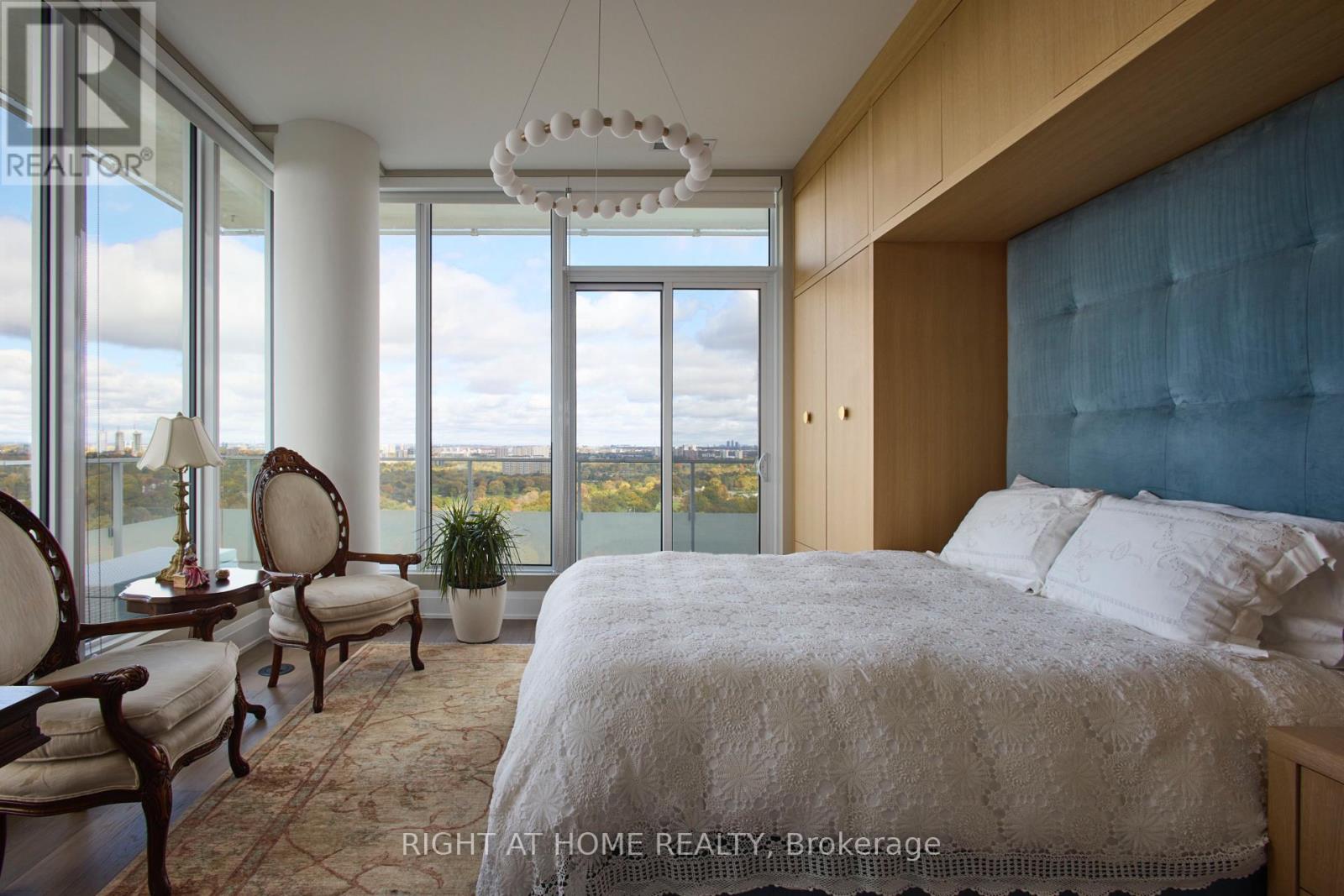 2003 - 20 Brin Drive, Toronto, Ontario  M8X 0B2 - Photo 9 - W12774418