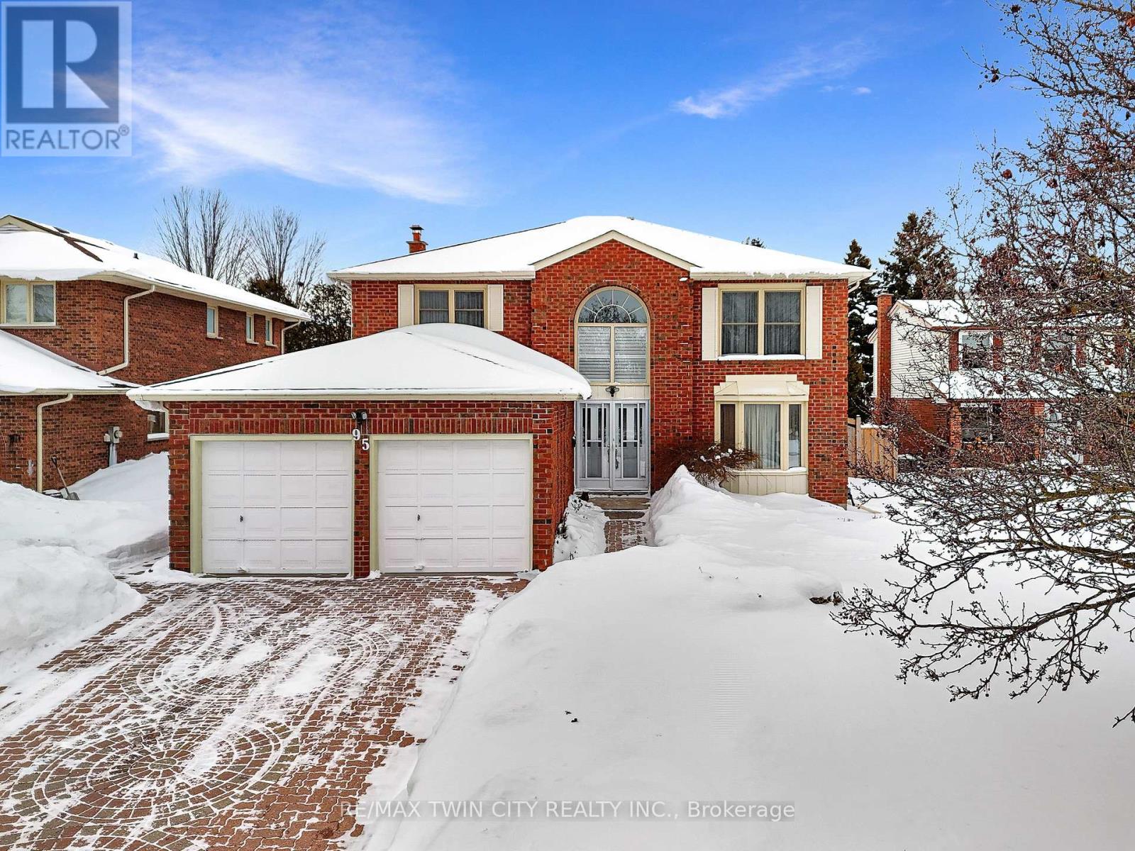 95 OLD MEADOW LANE, Waterloo, Ontario