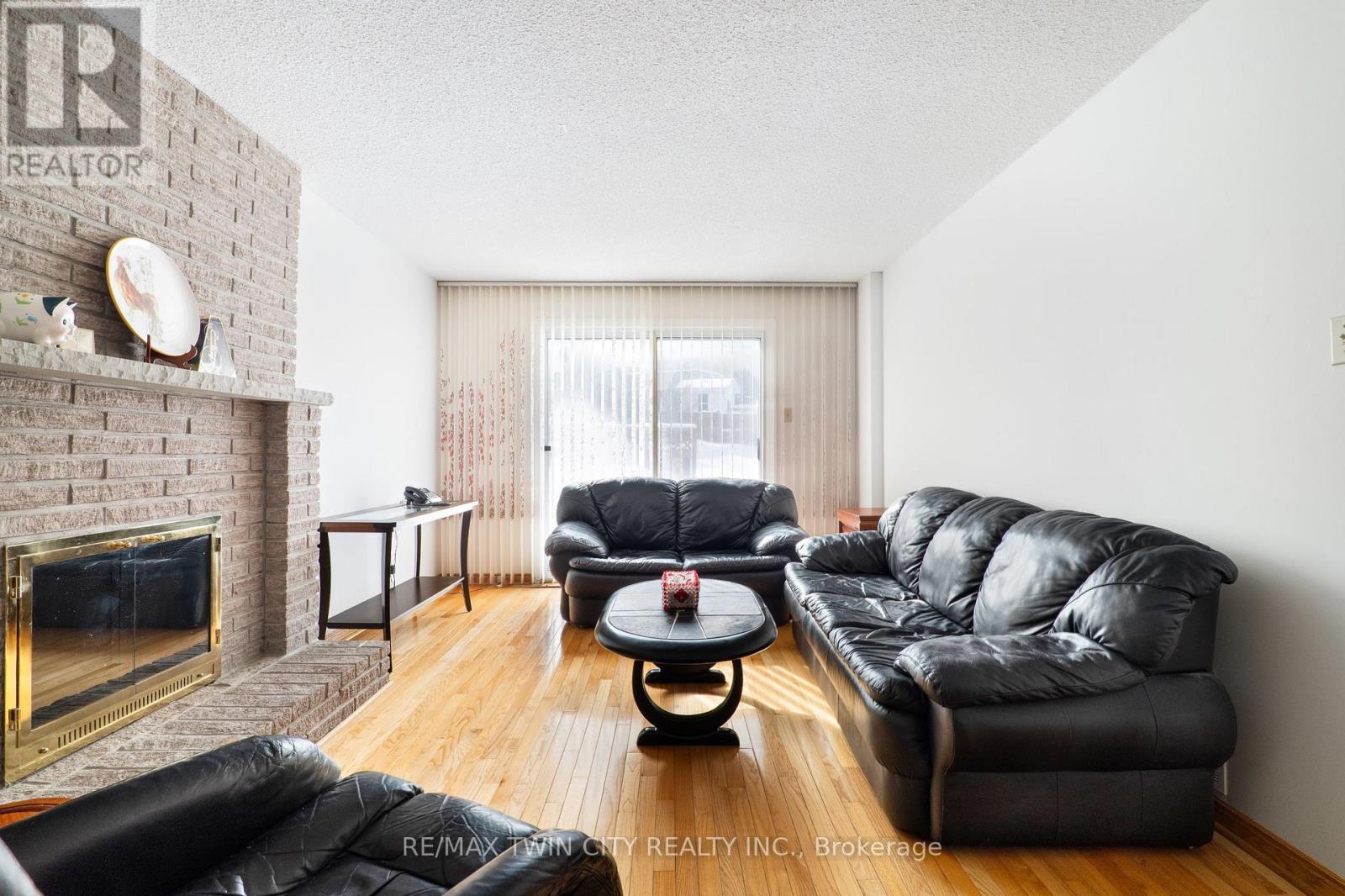 95 Old Meadow Lane, Waterloo, Ontario  N2T 1V2 - Photo 18 - X12774392