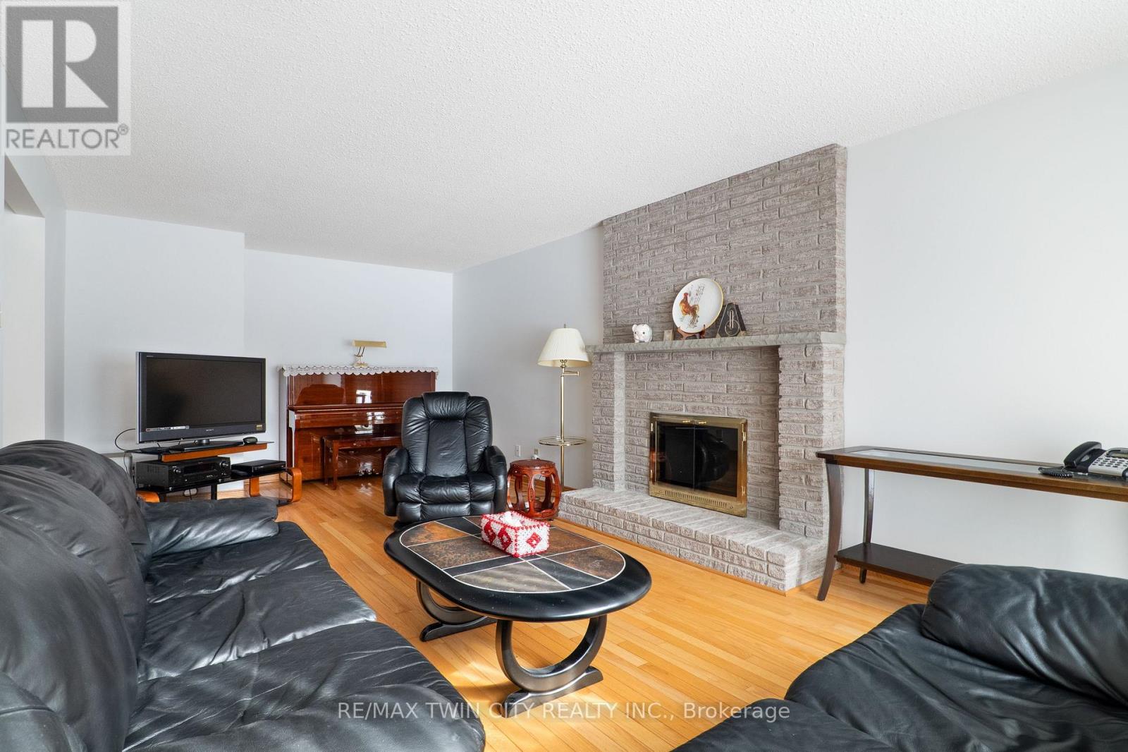 95 Old Meadow Lane, Waterloo, Ontario  N2T 1V2 - Photo 19 - X12774392