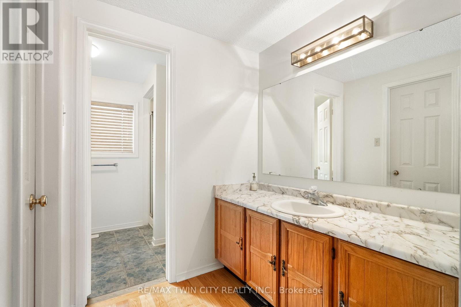 95 Old Meadow Lane, Waterloo, Ontario  N2T 1V2 - Photo 22 - X12774392