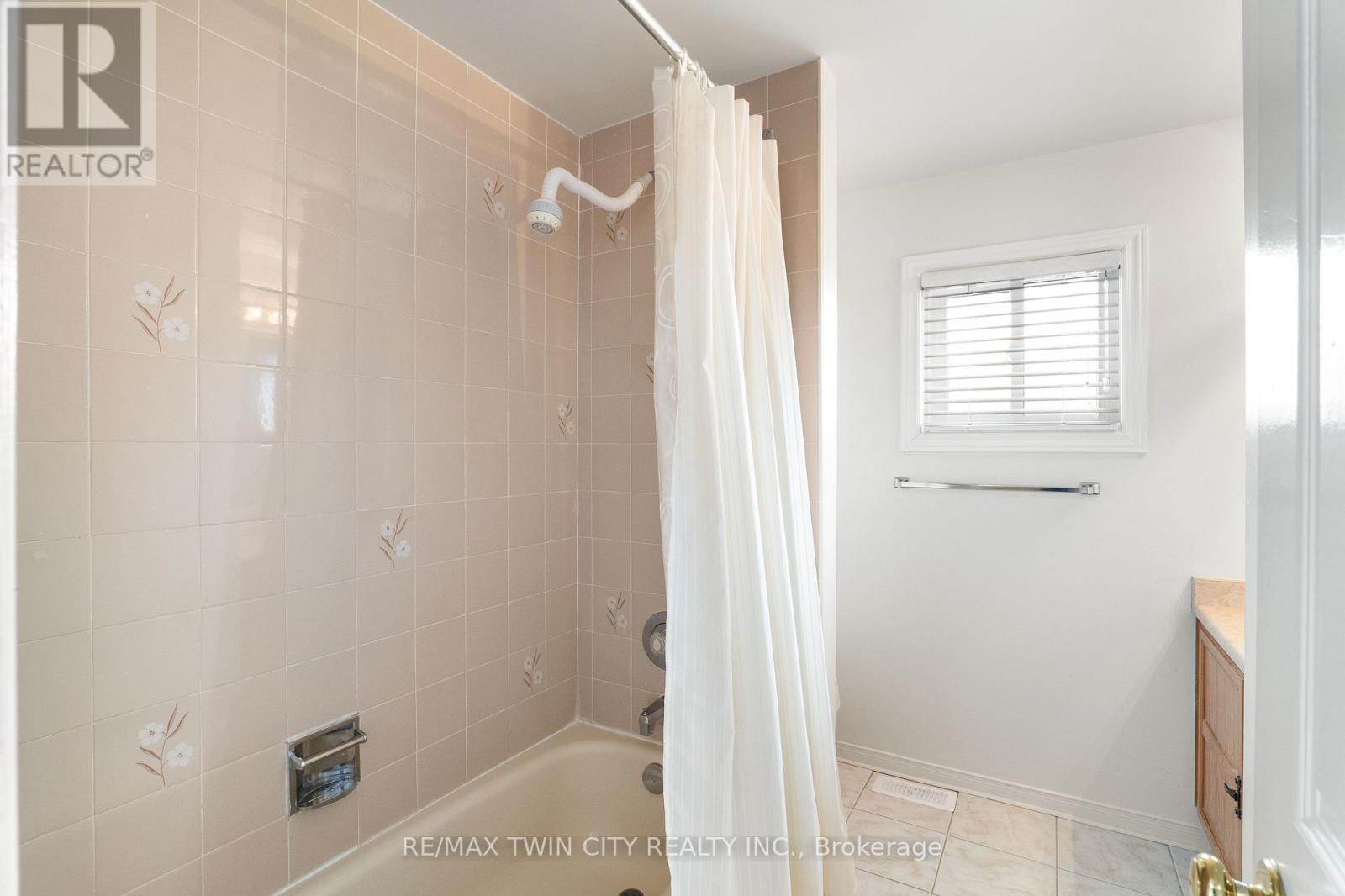 95 Old Meadow Lane, Waterloo, Ontario  N2T 1V2 - Photo 30 - X12774392