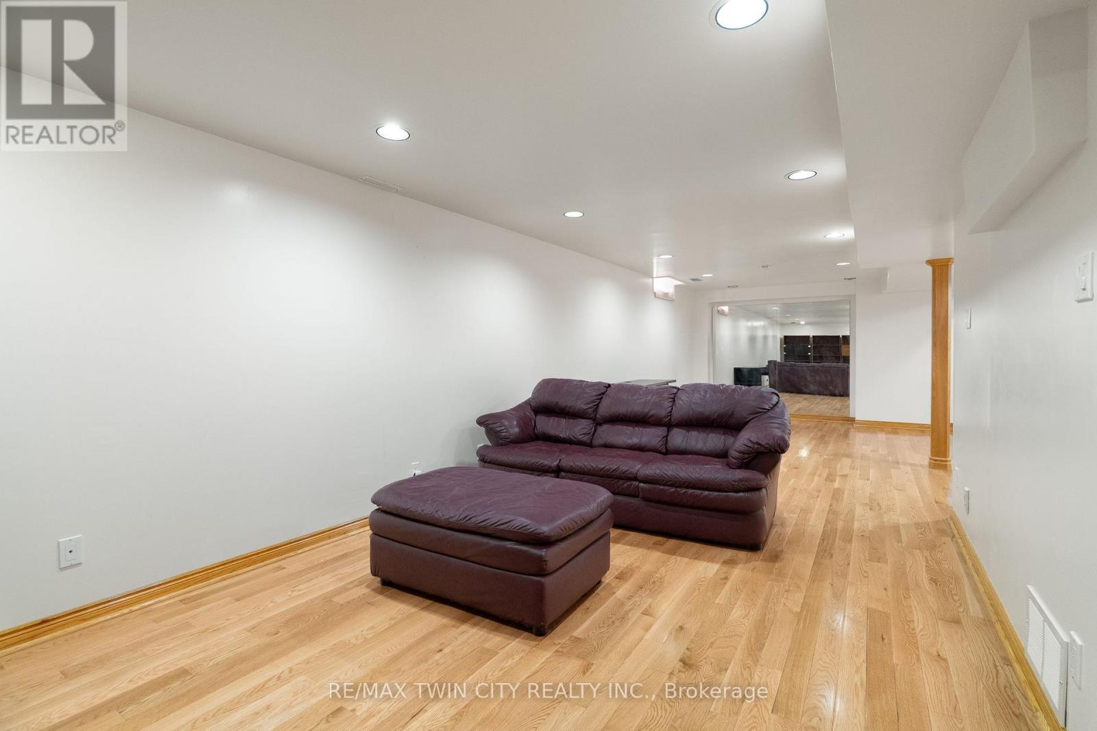 95 Old Meadow Lane, Waterloo, Ontario  N2T 1V2 - Photo 35 - X12774392